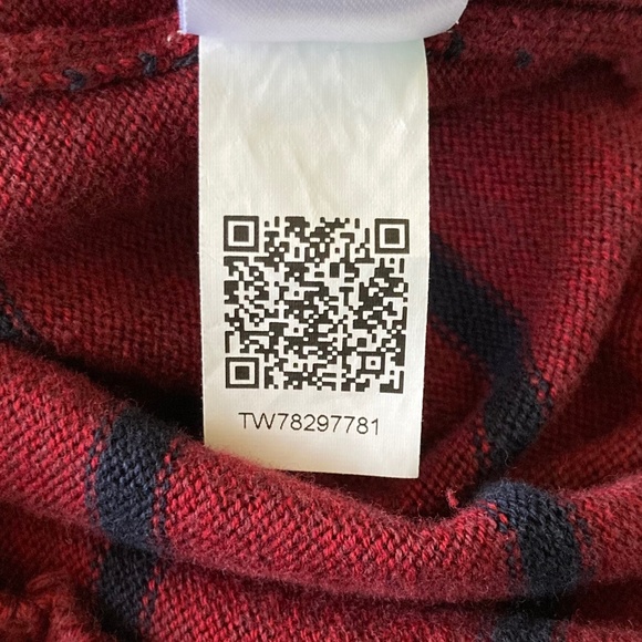 Men’s size medium gently used Tommy Hilfiger burgundy and navy striped sweater - Picture 7 of 7